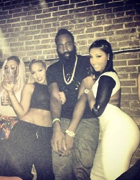 首次出手不 首次出手不